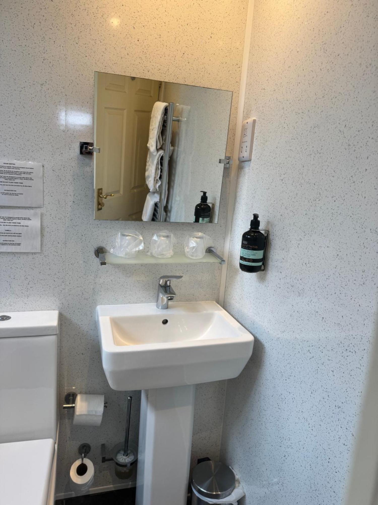 Double or Twin Room,1756501204:JPEG